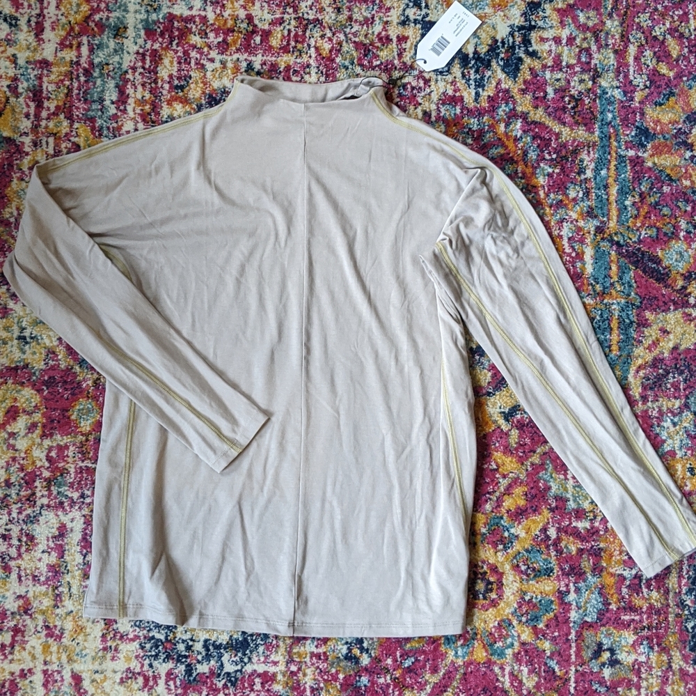 Contrast sitch top (gray with green)